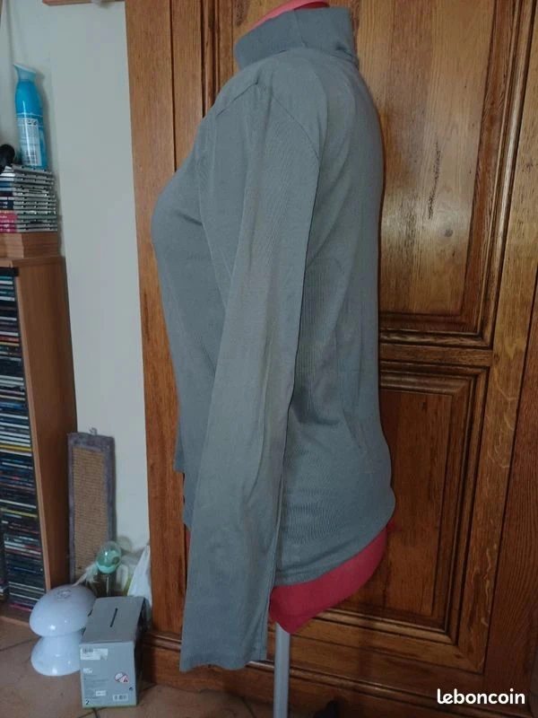 Camiseta de mangas longas da marca Yessica tamanho 40 – photo 2